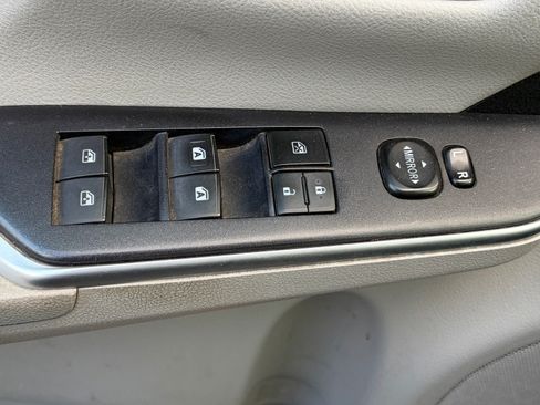 Used 2015 Toyota Camry LE FWD image 7