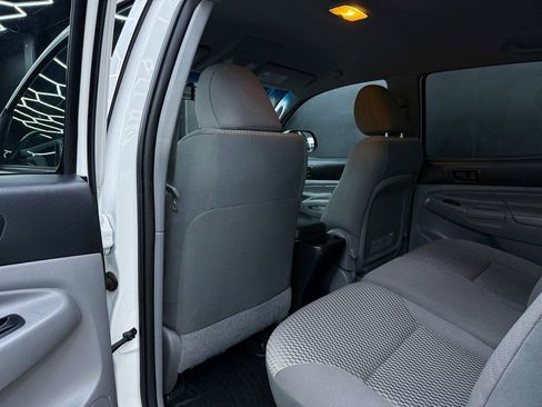 Used 2015 Toyota Tacoma 4x4 Double Cab w/ SR5 Package image 19