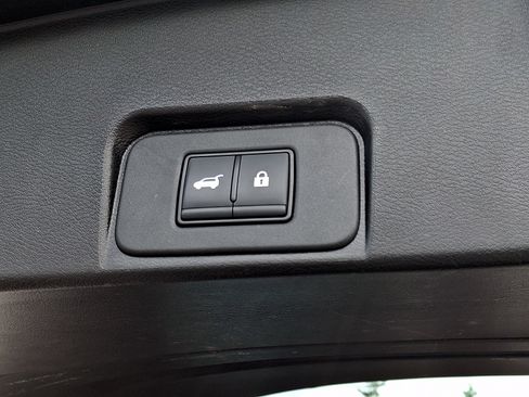 Used 2024 Nissan Rogue SV AWD/4WD image 28