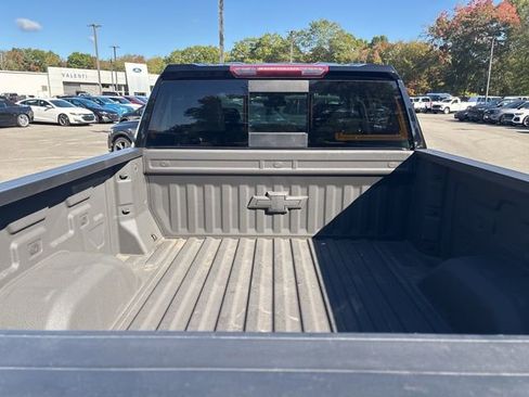 Used 2022 Chevrolet Silverado 1500 LT w/ Safety Package image 7