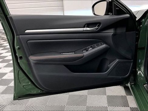 New 2026 Nissan Altima 2.5 SR FWD image 32