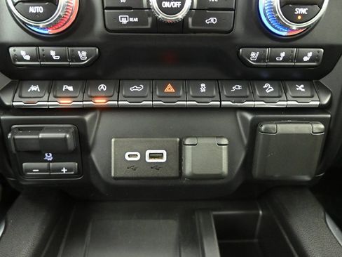 Used 2019 GMC Sierra 1500 Denali w/ Denali Ultimate Package image 31