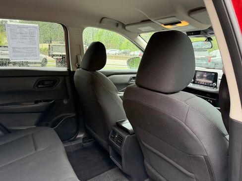 Used 2025 Nissan Rogue S AWD/4WD image 19