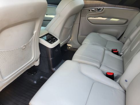 Certified 2024 Volvo XC90 T8 Plus w/ Protection Package AWD/4WD image 23