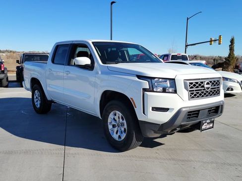 Used 2024 Nissan Frontier SV AWD/4WD image 4