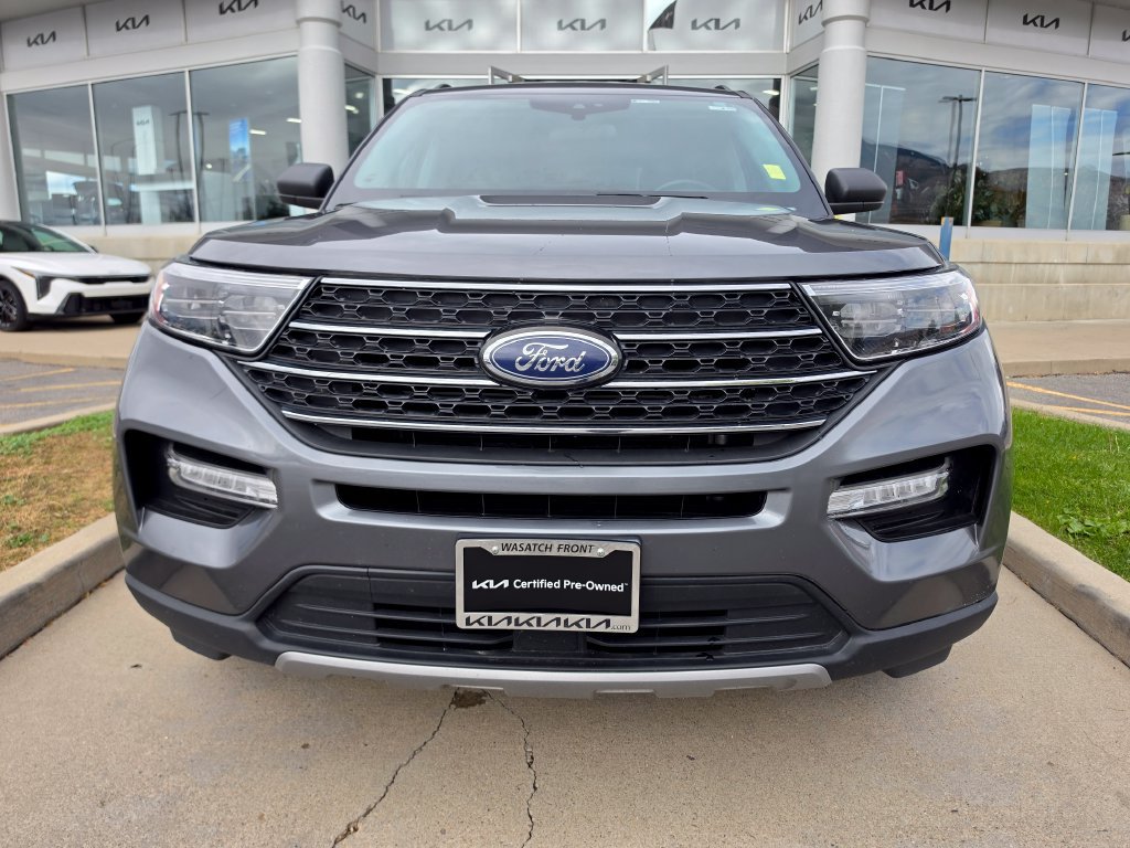 Used 2024 Ford Explorer XLT w/ Equipment Group 202A AWD/4WD image 2
