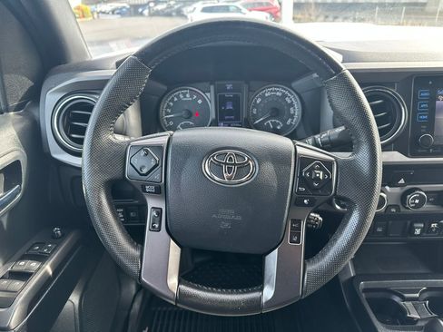 Used 2019 Toyota Tacoma TRD Sport image 19