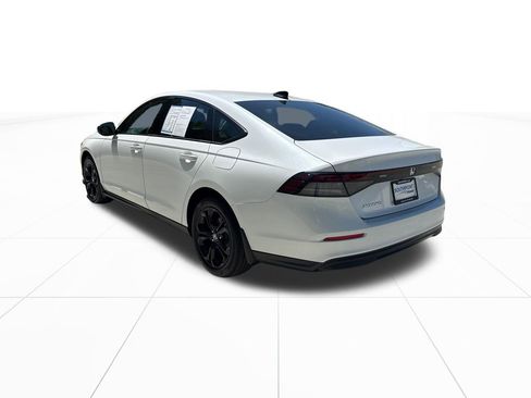 Certified 2025 Honda Accord SE image 6