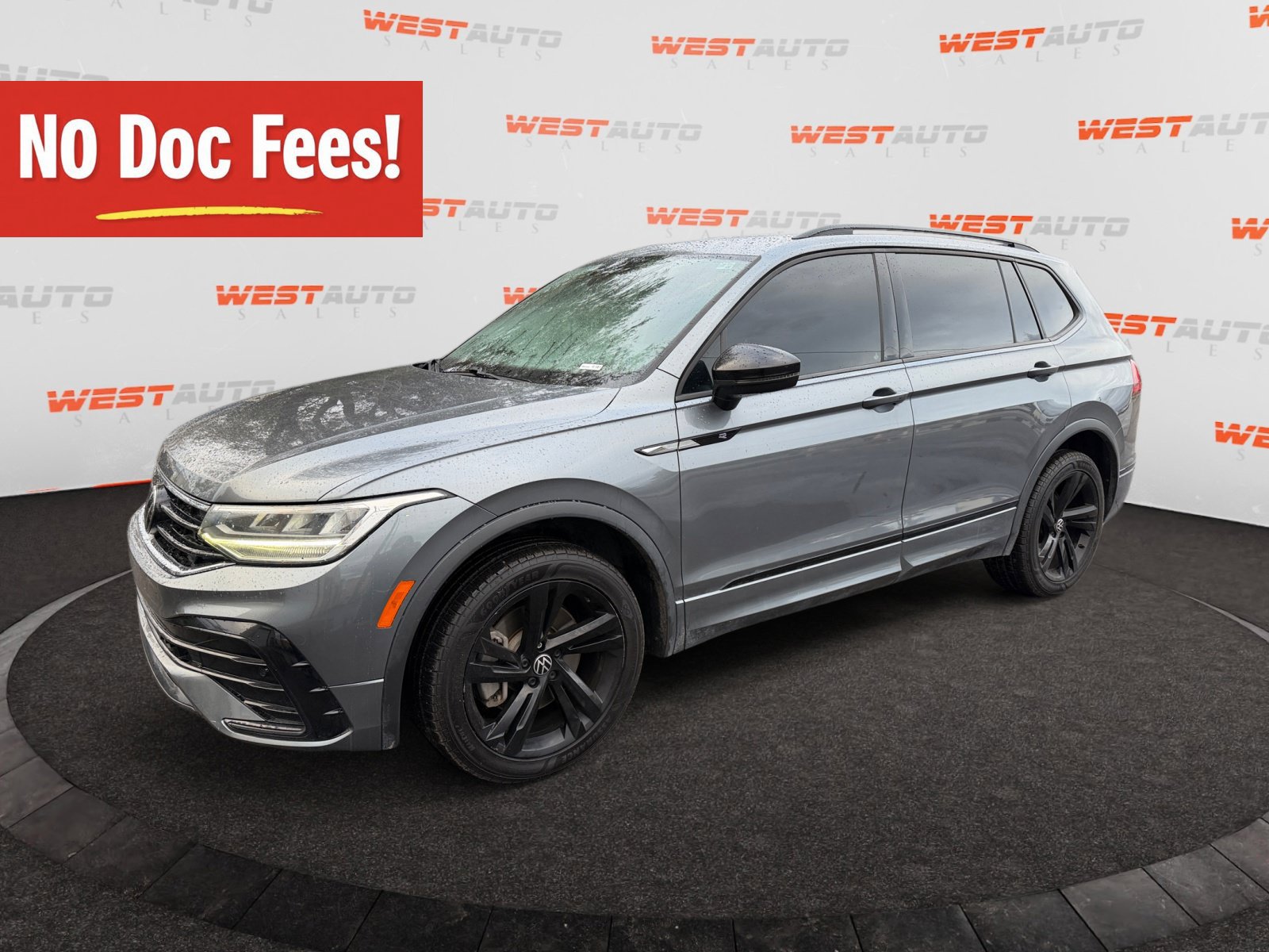 Used 2023 Volkswagen Tiguan SE R-Line AWD/4WD image 1