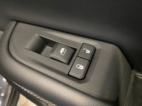 Used 2024 Jeep Grand Cherokee Altitude AWD/4WD image 15