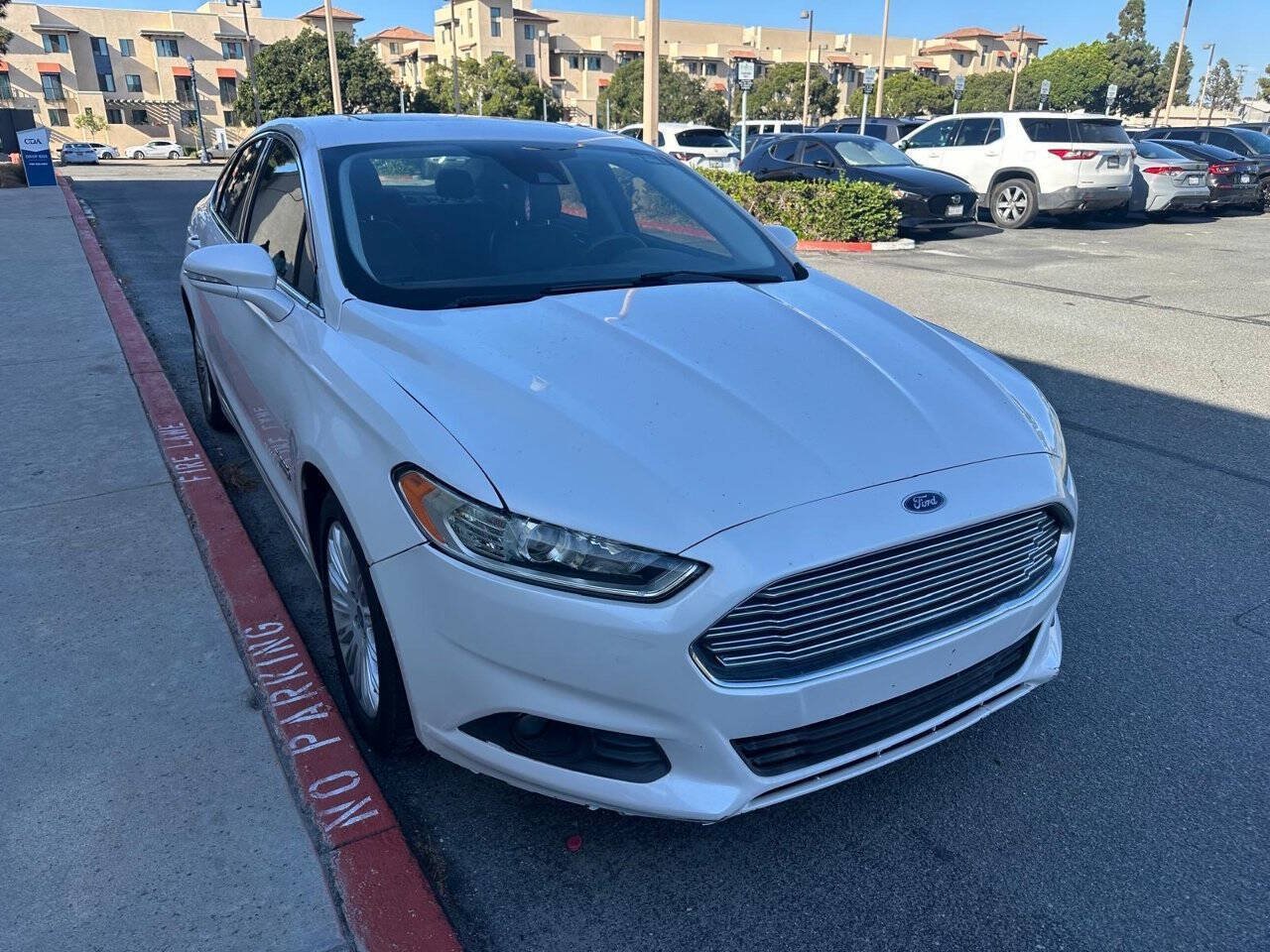 Used 2016 Ford Fusion Energi SE w/ Driver Assist Package FWD image 3