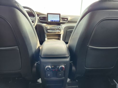 Used 2020 Ford Explorer XLT w/ Equipment Group 202A AWD/4WD image 14