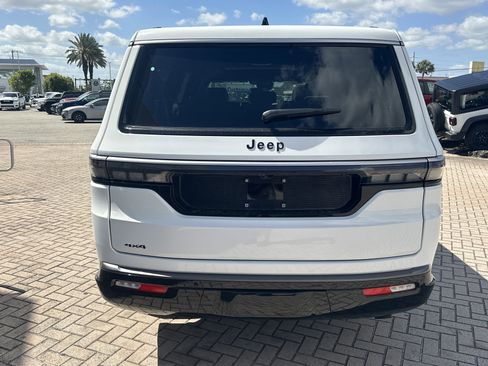 New 2026 Jeep Grand Wagoneer L 4WD w/ Premium Group I image 7