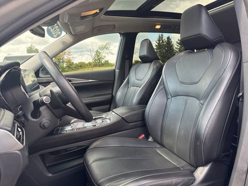 Used 2023 INFINITI QX60 Luxe image 10