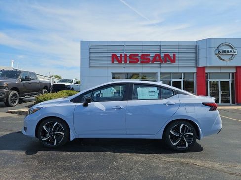 New 2025 Nissan Versa SR w/ Trunk Package image 2