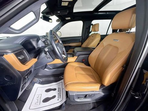 Used 2024 Ford Expedition Platinum AWD/4WD image 22