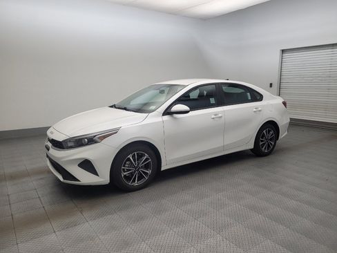 Used 2023 Kia Forte LXS FWD image 2