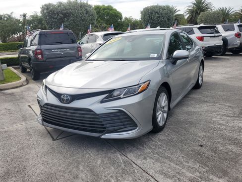 Used 2023 Toyota Camry LE FWD image 7