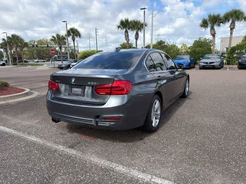 Used 2017 BMW 330i xDrive Sedan AWD/4WD image 18