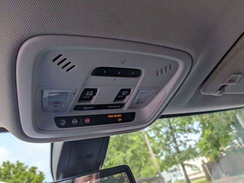 Used 2018 Chevrolet Traverse High Country AWD/4WD image 20
