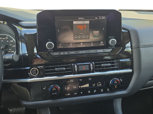 Used 2024 Nissan Pathfinder SV FWD image 19