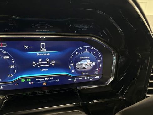 Used 2024 Chevrolet Silverado 1500 LT image 46