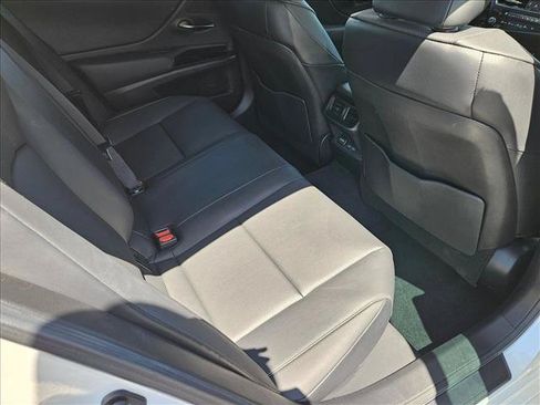 Used 2024 Lexus ES 300h w/ Premium Package FWD image 18