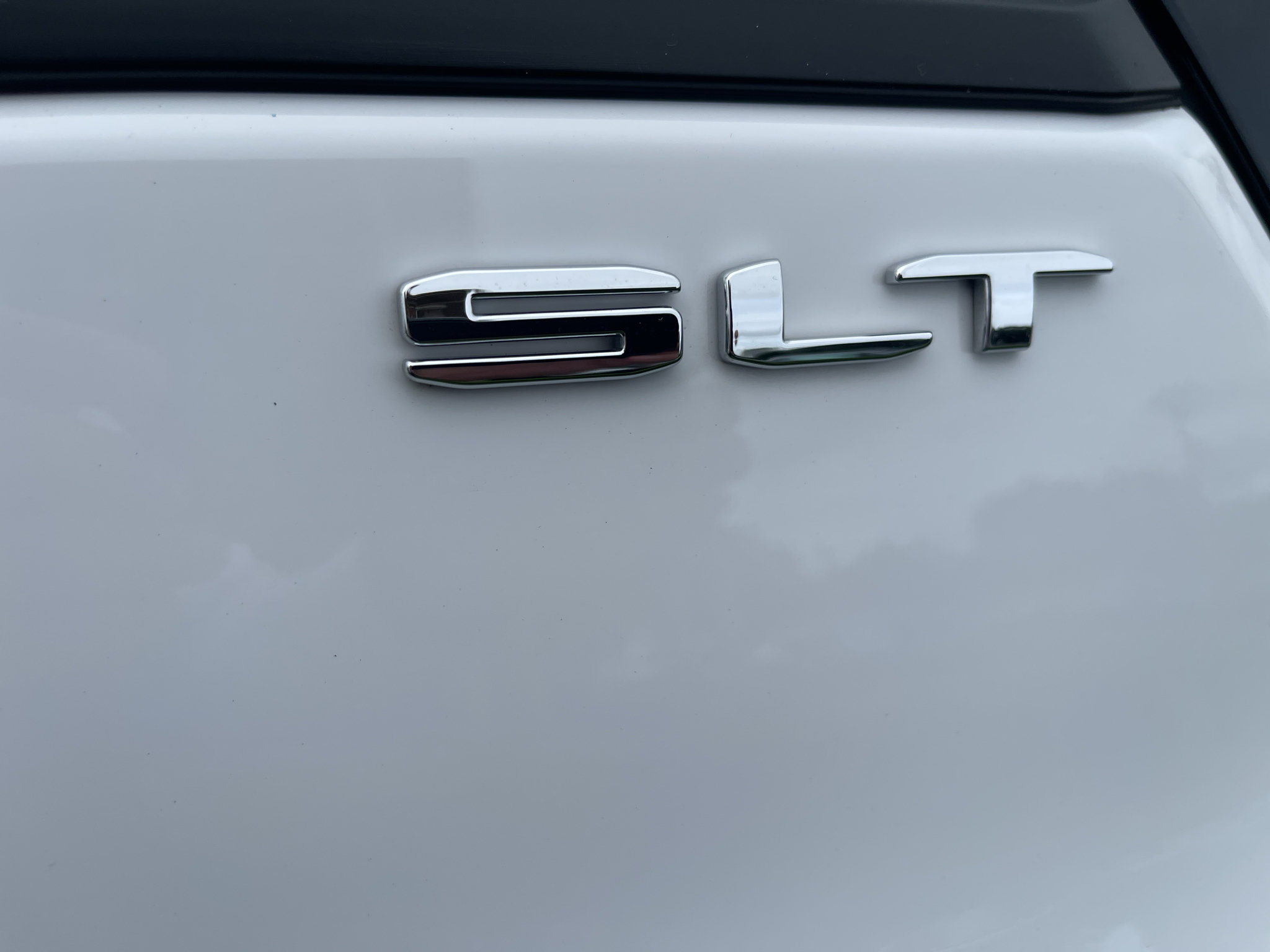 Used 2023 GMC Terrain SLT AWD/4WD image 12