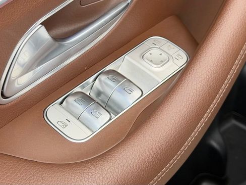 Used 2025 Mercedes-Benz GLS 450 4MATIC image 16