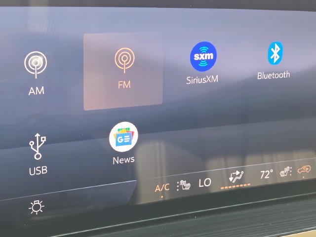 Used 2024 Buick Envision Avenir AWD/4WD image 35
