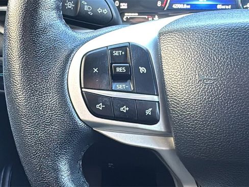 Certified 2022 Ford Explorer XLT w/ Equipment Group 202A image 12