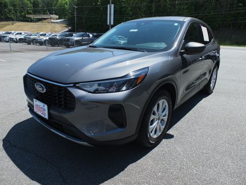 Used 2024 Ford Escape Active FWD image 7