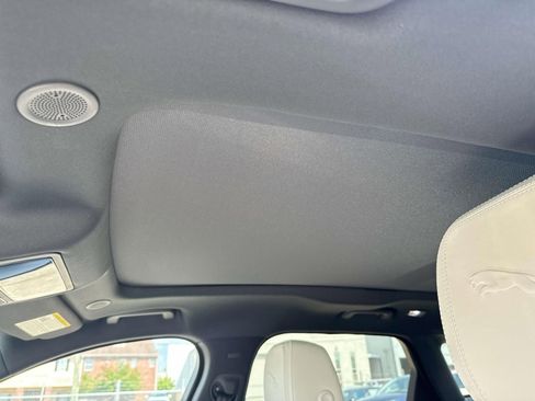 New 2025 Jaguar F-PACE R-Dynamic S image 11