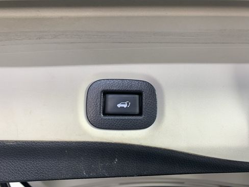 Used 2020 Nissan Rogue SV w/ Premium Package FWD image 33