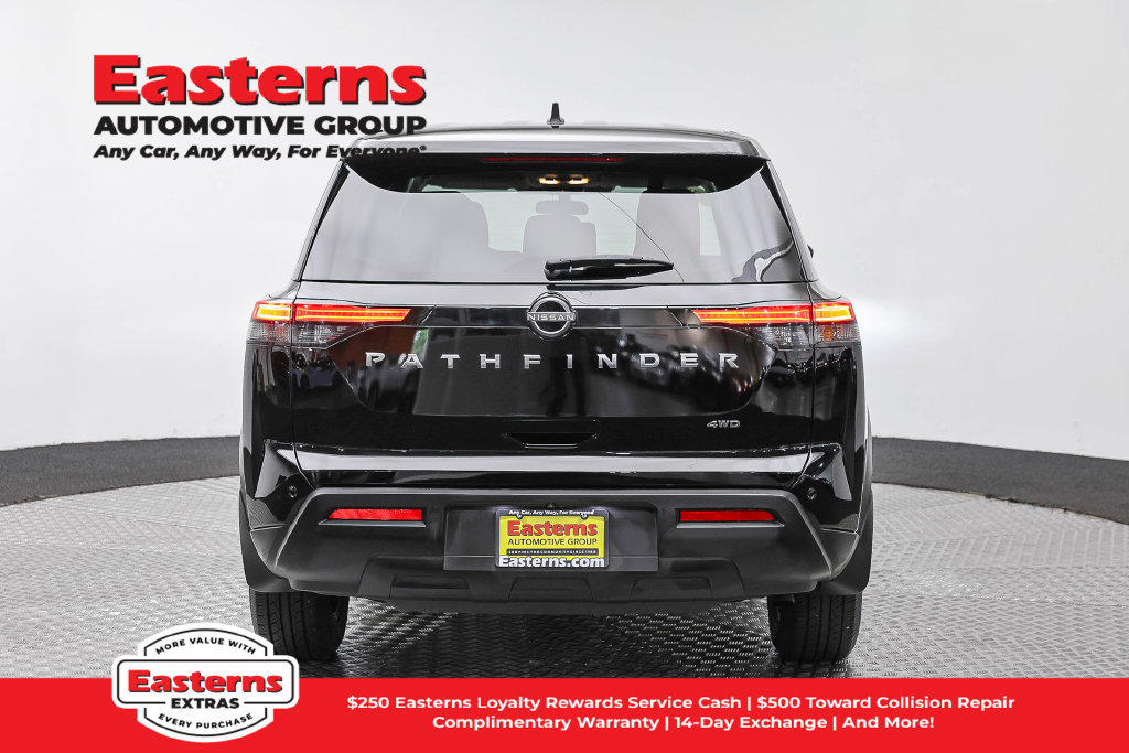 Used 2024 Nissan Pathfinder S AWD/4WD image 7
