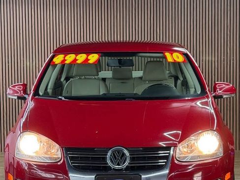Used 2010 Volkswagen Jetta Limited Edition FWD image 2