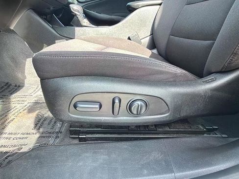 Used 2023 Chevrolet Malibu LT FWD image 15