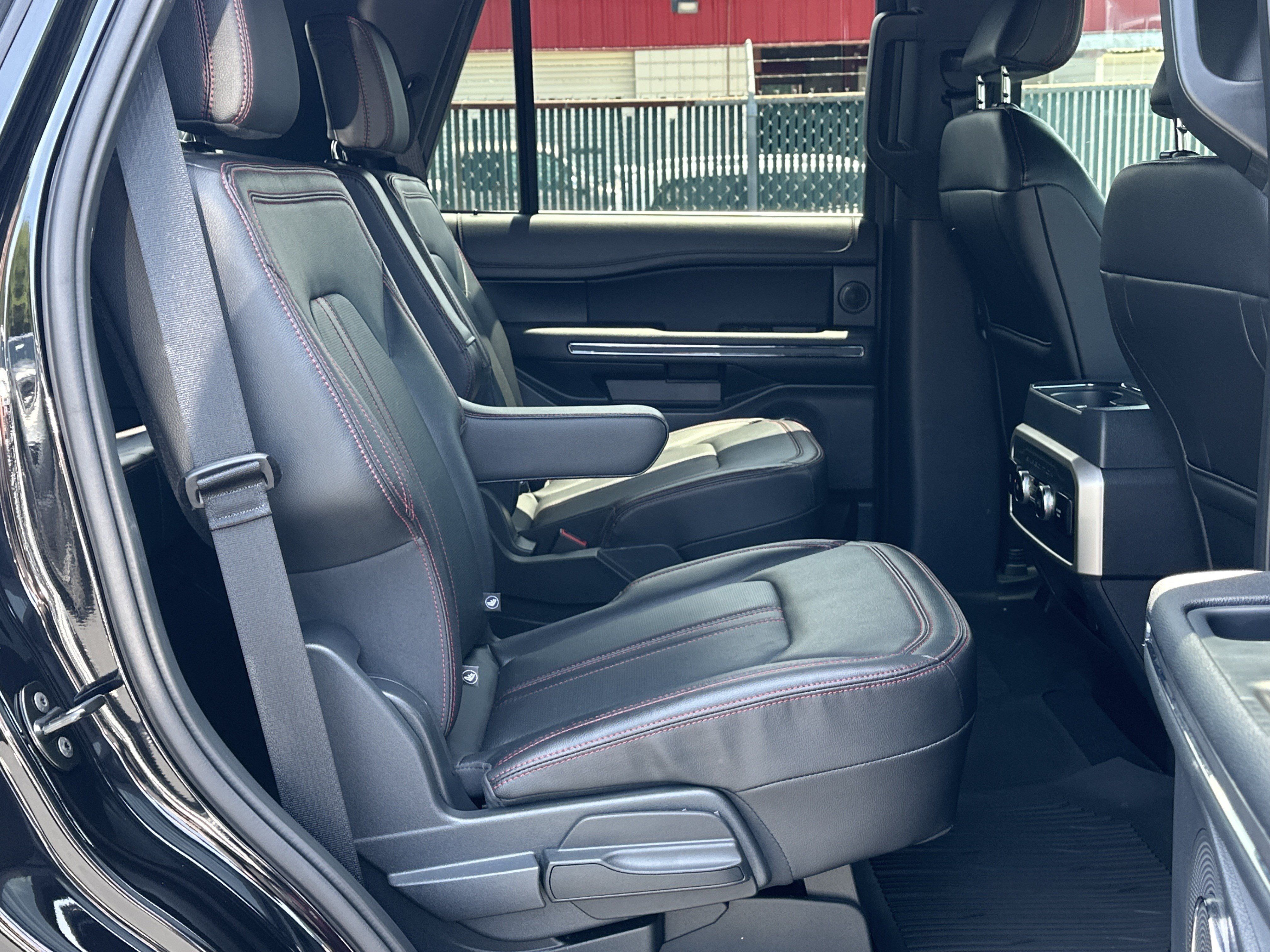 Used 2024 Ford Expedition Limited RWD image 14