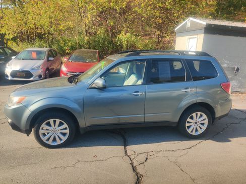 Used 2012 Subaru Forester 2.5X Premium image 3