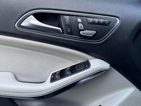 Used 2019 Mercedes-Benz GLA 250 4MATIC image 15