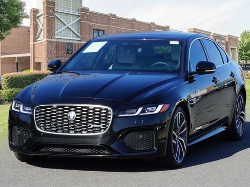 Used 2024 Jaguar XF R-Dynamic SE image 4