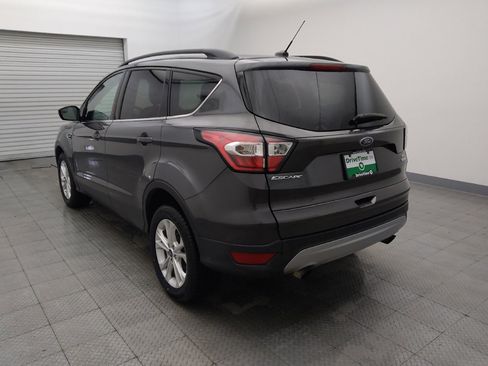 Used 2018 Ford Escape SE FWD image 5