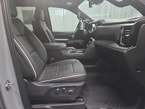 Used 2024 GMC Sierra 2500 AT4X w/ AT4X AEV Edition image 4