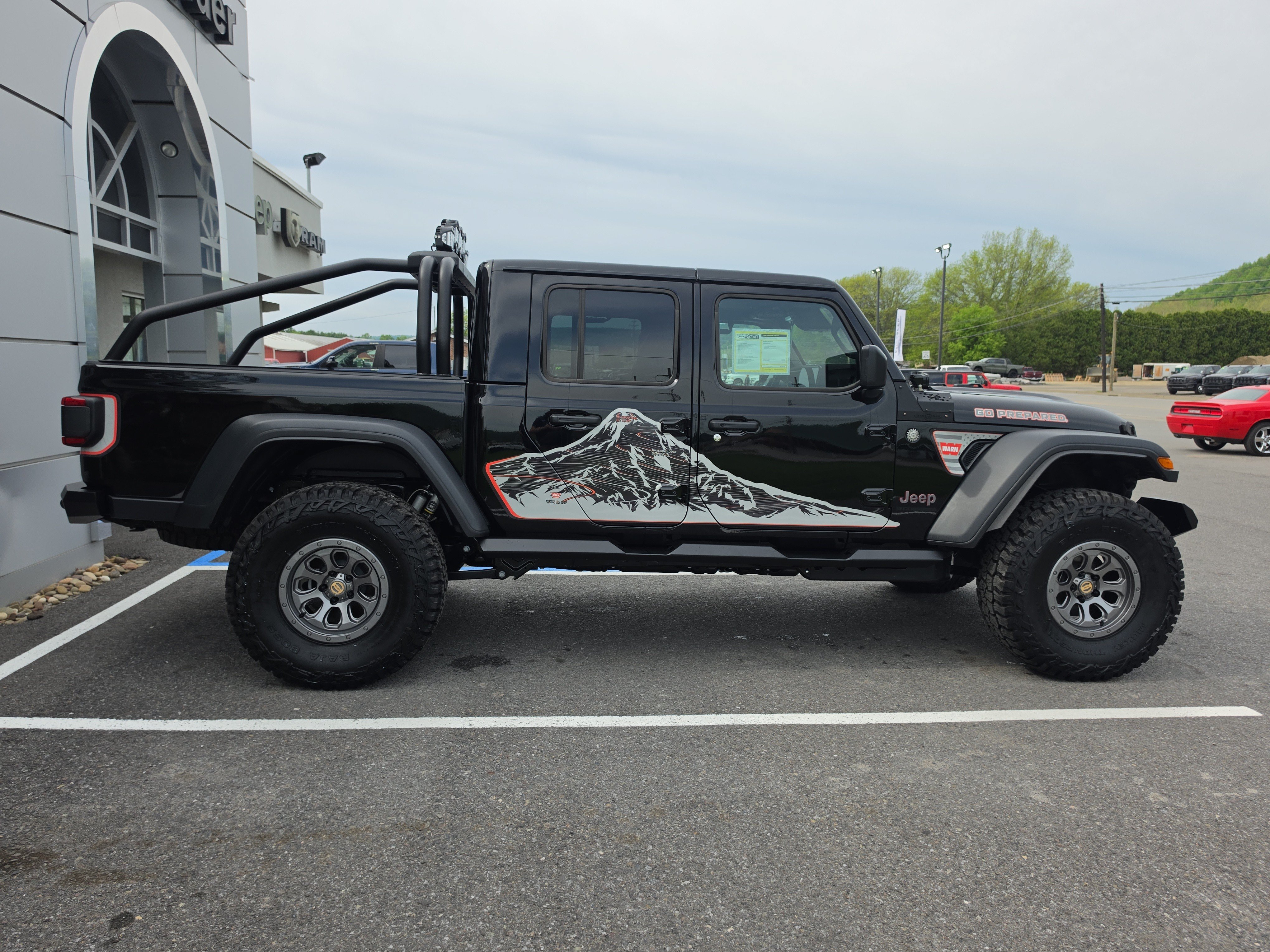 New 2026 Jeep Gladiator Rubicon w/ Steel Power Dome Hood Package AWD/4WD image 2