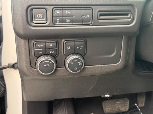 Used 2022 Chevrolet Tahoe RST w/ Luxury Package AWD/4WD image 31