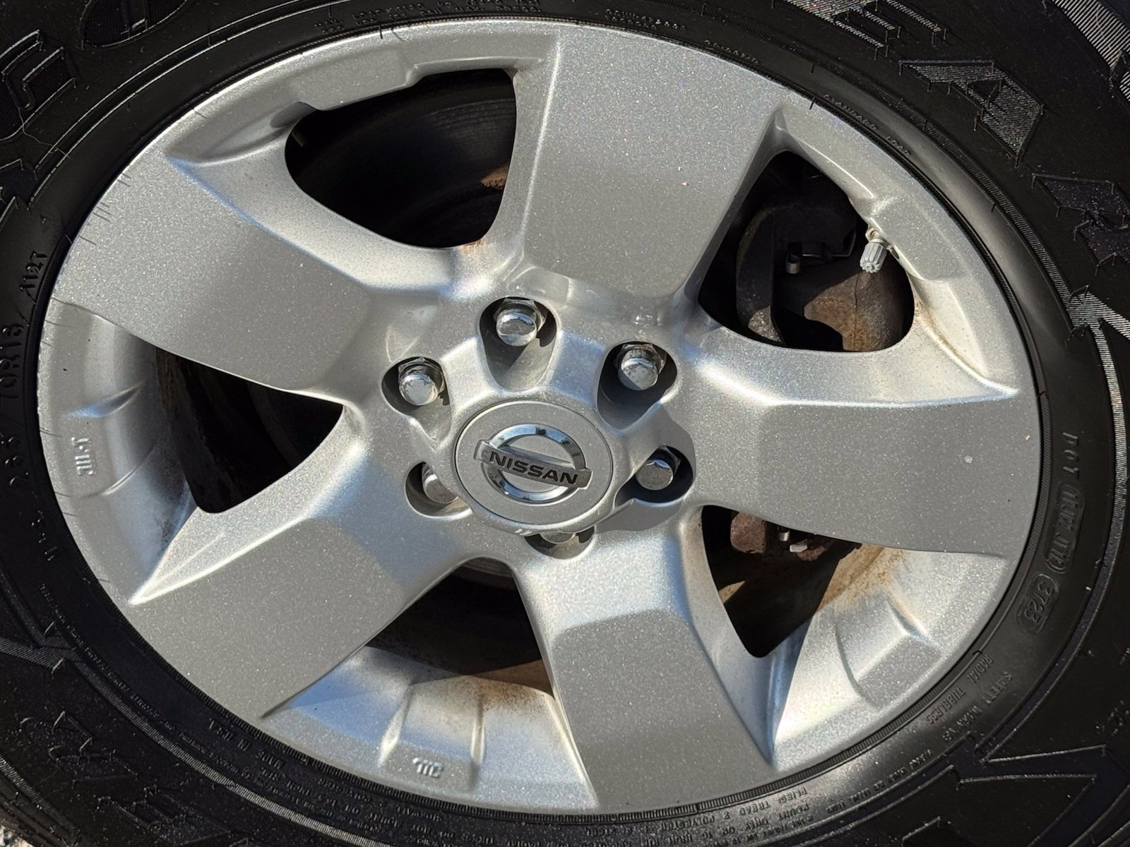 Used 2012 Nissan Frontier SV w/ SV Premium Utility Pkg AWD/4WD image 39