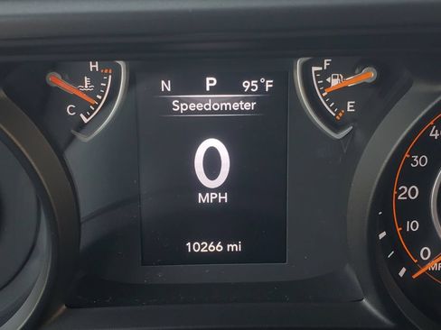 Used 2025 Jeep Wrangler Sport AWD/4WD image 13