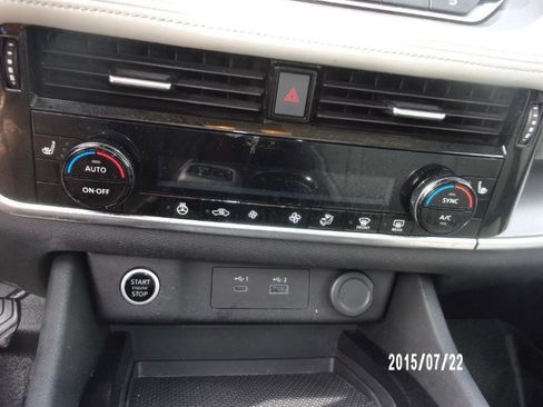 Used 2021 Nissan Rogue SV w/ Premium Package image 22