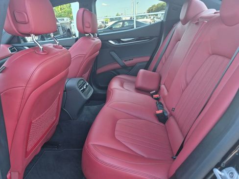 Used 2023 Maserati Ghibli Modena RWD image 17