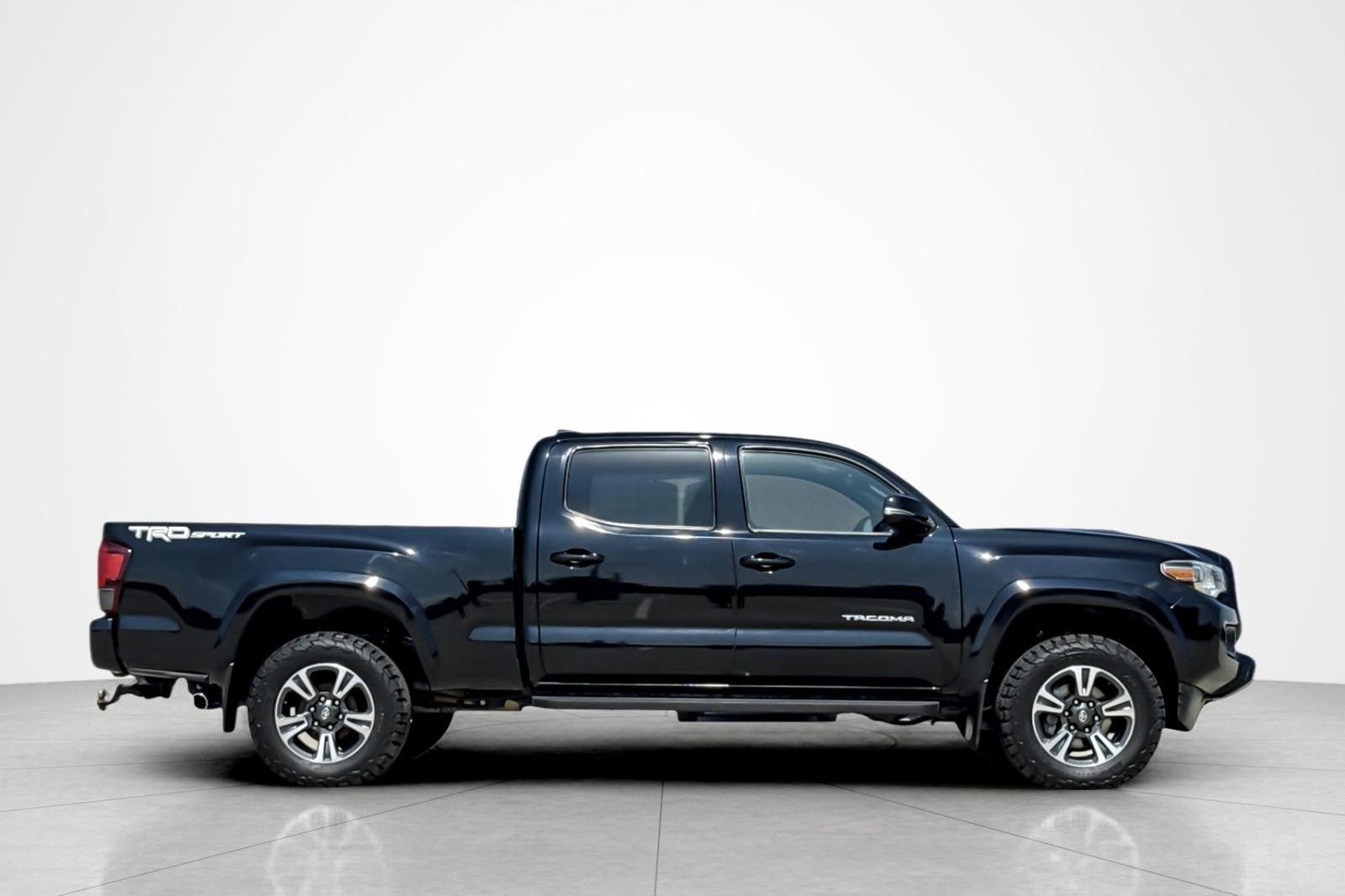 Used 2019 Toyota Tacoma TRD Sport RWD image 6